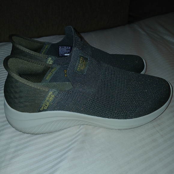 Skechers Martha Stewart Olive Slip-On Sneakers - Picture 3 of 8